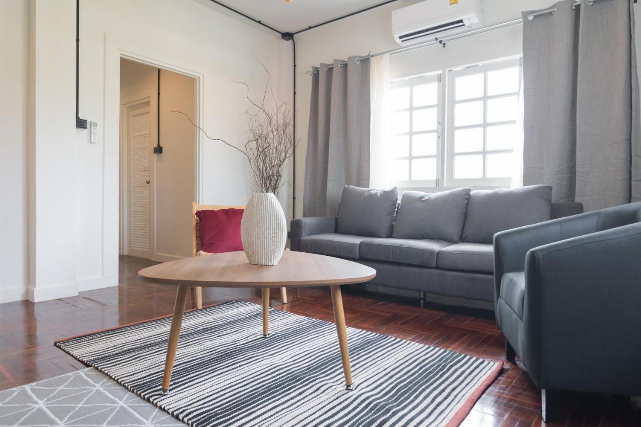 Mini-Me Hubs, Charm Suites & Pool In Old City Chiang Mai Exterior photo