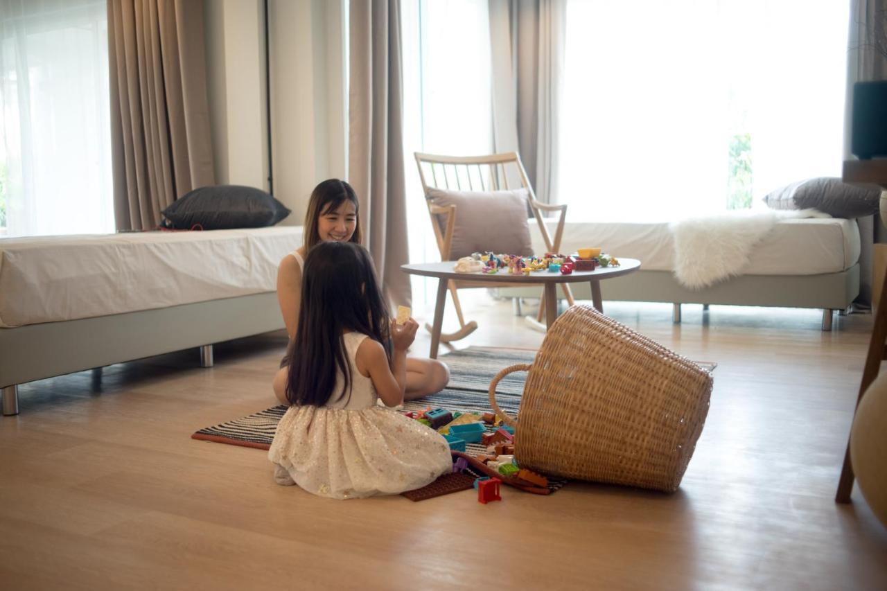 Mini-Me Hubs, Charm Suites & Pool In Old City Chiang Mai Exterior photo